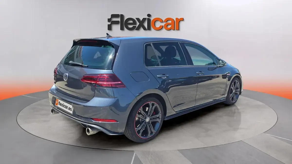 Usado VW Golf VII GTI 245 CV (180 kW) 2019 Gris Berlina