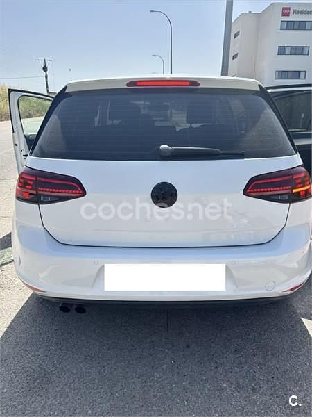Usado VW Golf VII Advance 122 CV (89 kW) 2014 Blanco Familiar