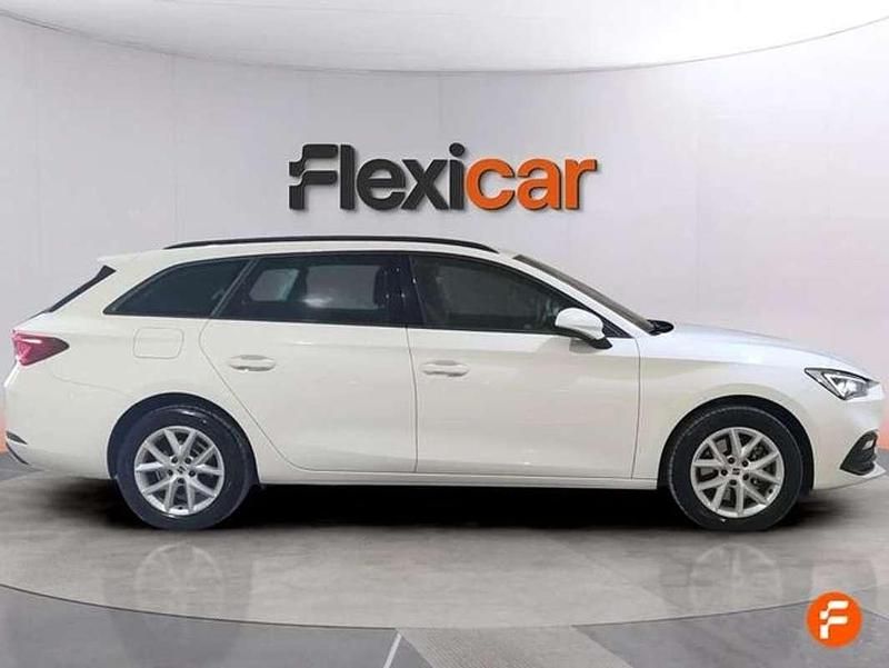 Usado Seat Leon Style 150 HP (110 kW) 2022 Branco Sedan