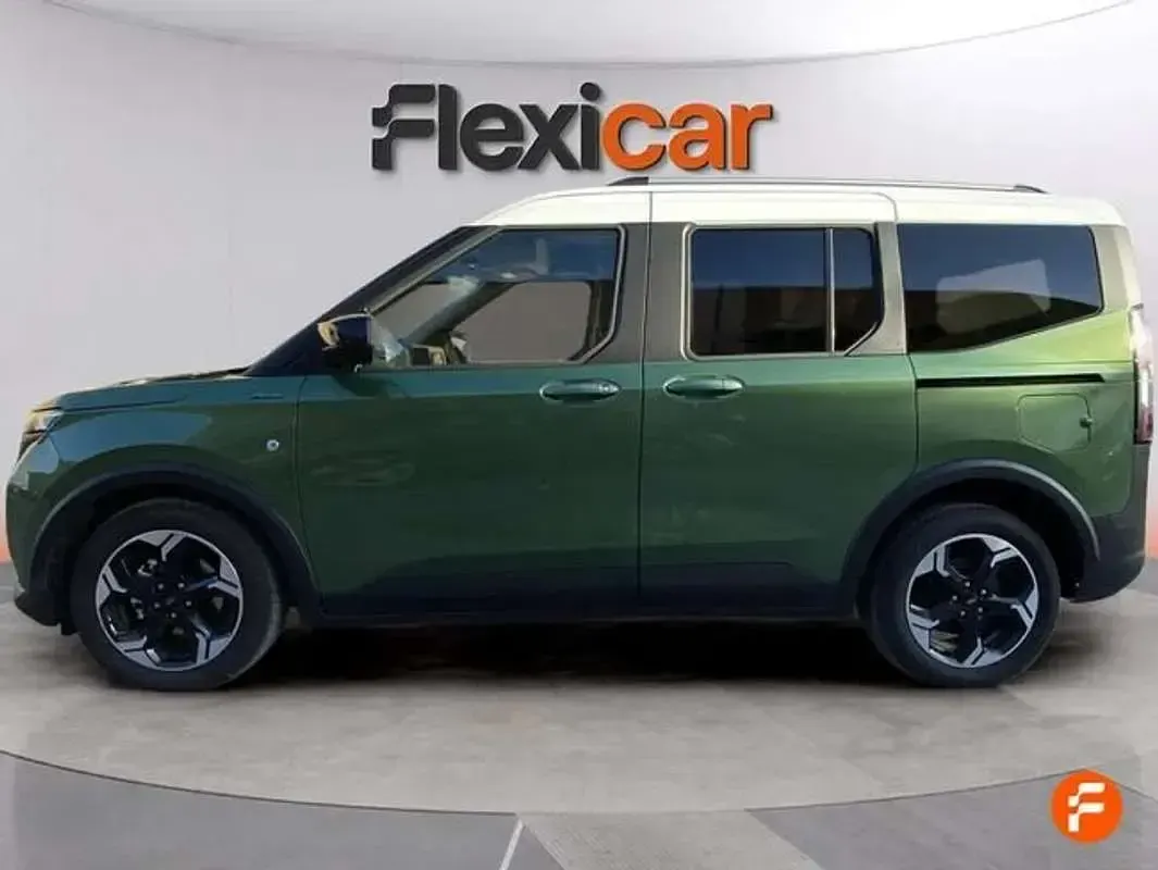 Usado Ford Tourneo Active 125 CV (91 kW) 2025 Verde Van