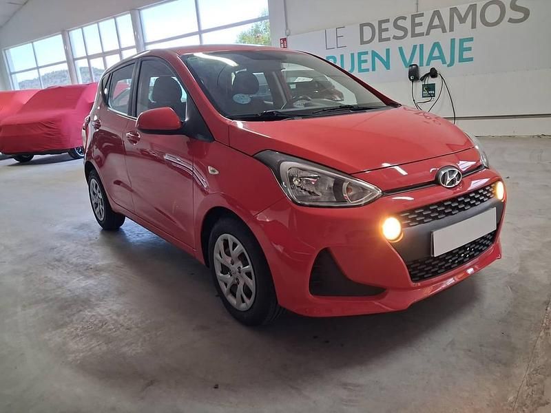 Usado Hyundai i10 GO! 66 CV (48 kW) 2019 Rojo Utilitario