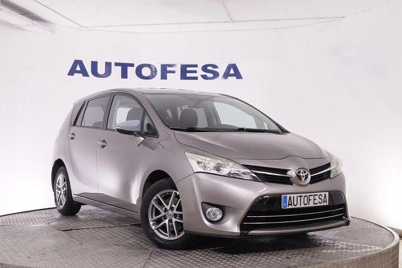 Usado Toyota Verso Advance 112 CV (82 kW) 2016 Gris grafito Monovolumen