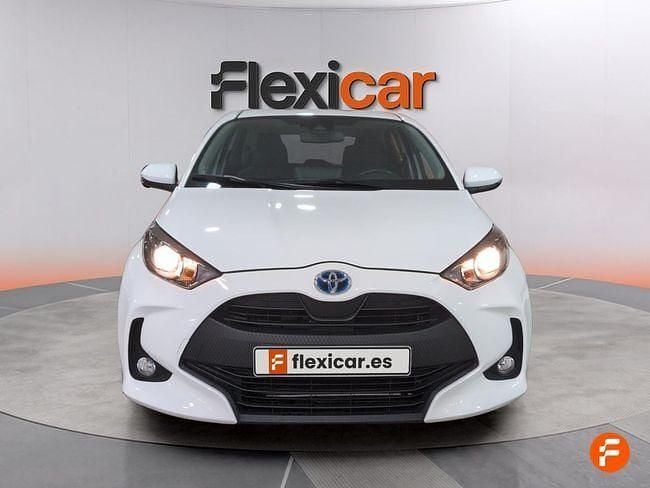 Usado Toyota Yaris Hybrid Active 116 CV (85 kW) 2022 Blanco