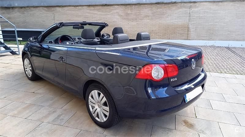 Usado VW Eos Individual 140 CV (102 kW) 2009 Azul Descapotable