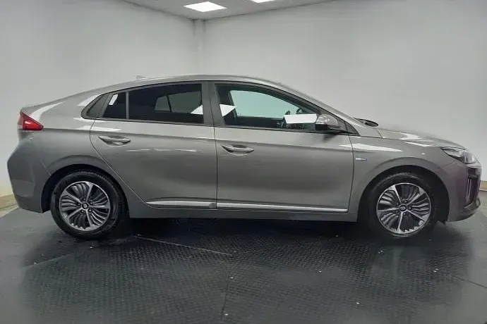 Usado Hyundai Ioniq 141 CV (103 kW) 2021 Gris Utilitario