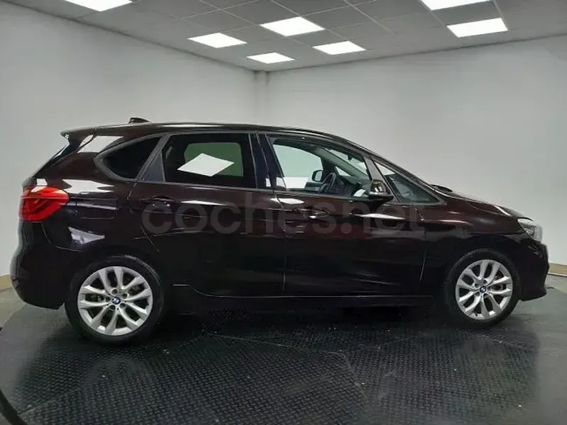 Usado BMW 225 Active Tourer iPerformance 224 CV (164 kW) 2021 Marrón Monovolumen