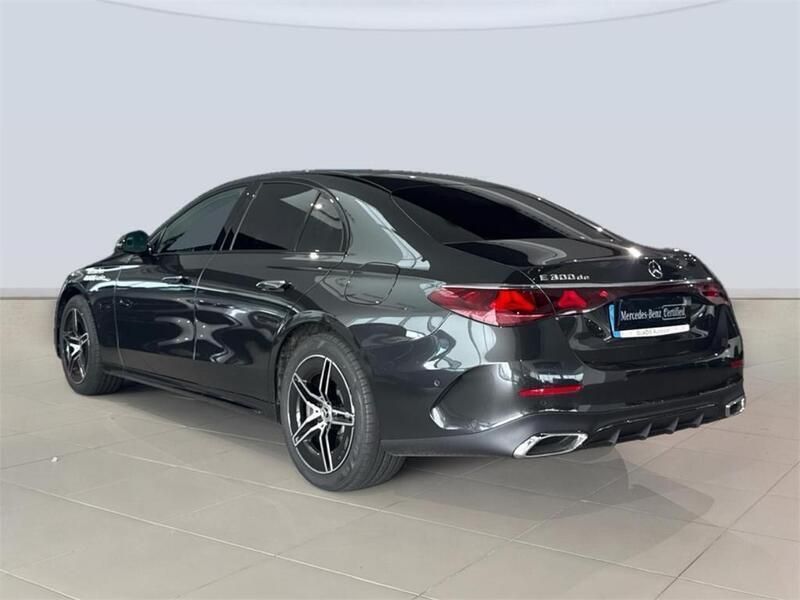 Usado Mercedes E300 313 CV (230 kW) 2025 Gris grafito Berlina