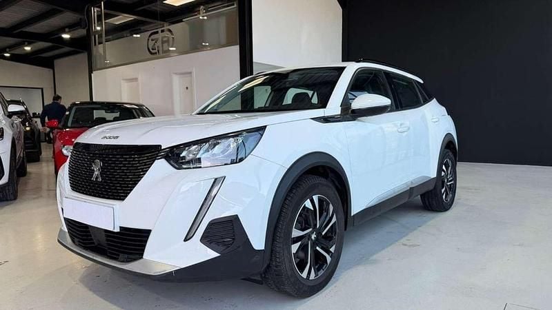 Usado Peugeot 2008 Active 110 CV (80 kW) 2020 Blanco SUV