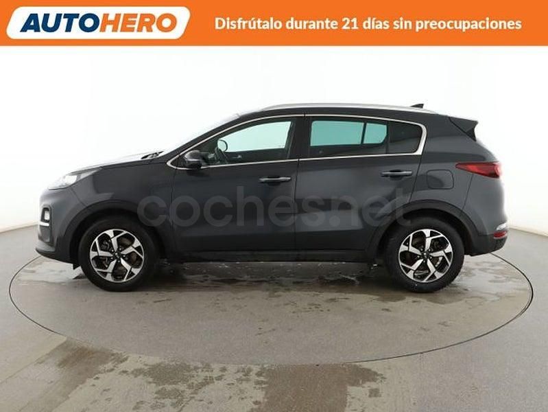 Usado Kia Sportage Plus 136 CV (100 kW) 2021 Gris / plata SUV