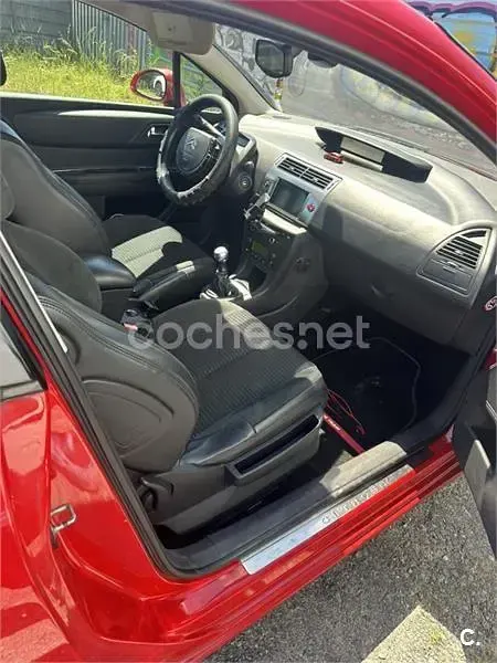 Usado Citroën C4 110 CV (80 kW) 2007 Rojo Berlina