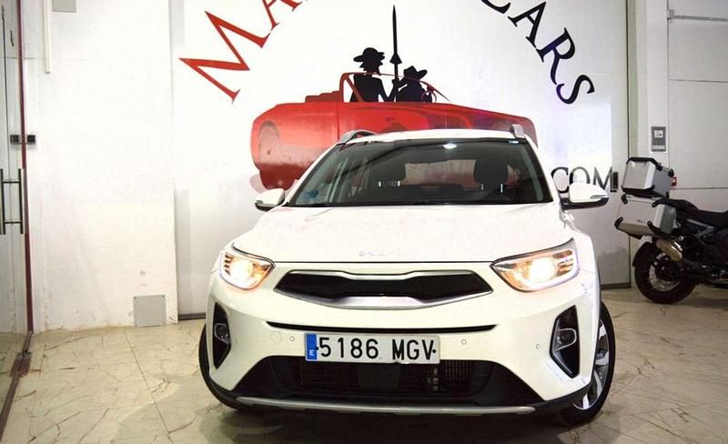 Usado Kia Stonic 120 CV (88 kW) 2023 Blanco SUV