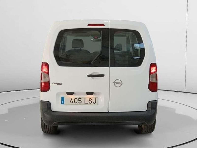 Usado Opel Combo Edition 103 HP (75 kW) 2021 Branco Monovolume