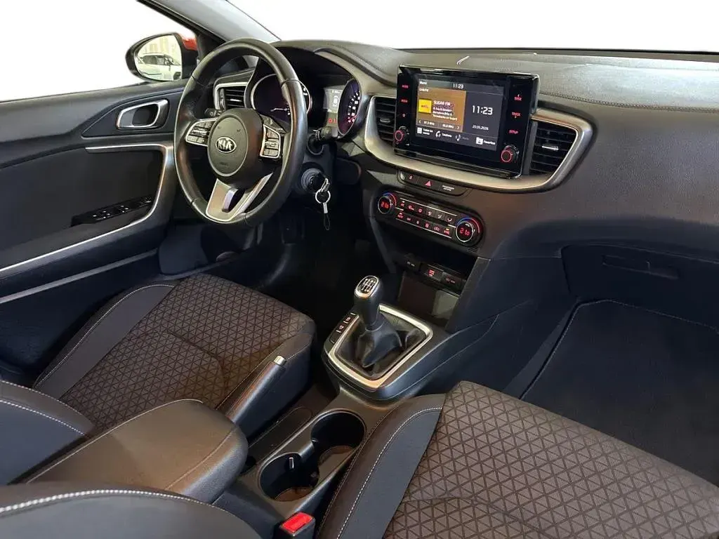 Usado Kia XCeed 120 CV (88 kW) 2021 Orange fusion (rng) SUV