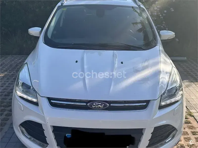 Usado Ford Kuga Titanium 140 CV (102 kW) 2014 Blanco SUV