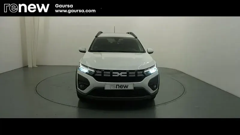Usado Dacia Jogger Expression 100 CV (73 kW) 2024 Blanco Monovolumen