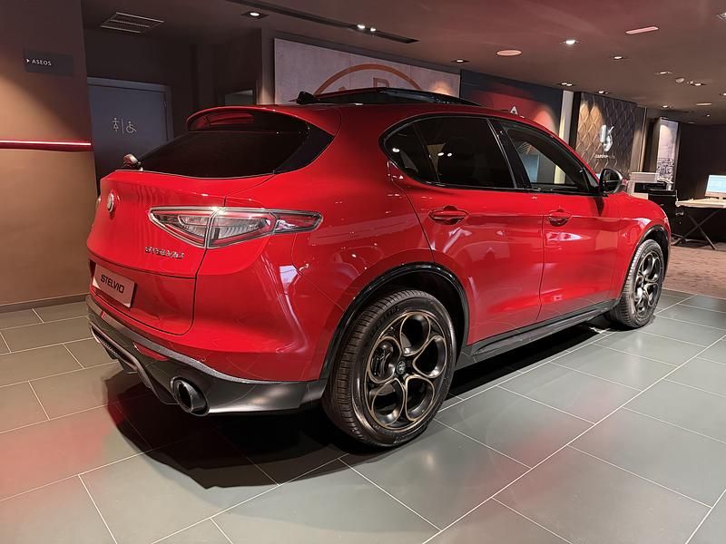 Nuevo Alfa Romeo Stelvio 210 CV (154 kW) 2025 Rojo SUV