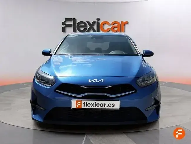 Usado Kia Ceed 136 CV (100 kW) 2023 Azul Utilitario