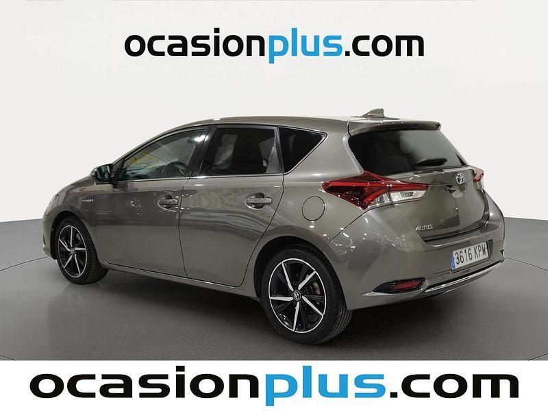 Usado Toyota Auris Hybrid Edition 136 CV (100 kW) 2018 Gris
