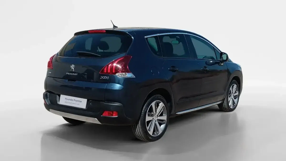Usado Peugeot 3008 Allure 131 CV (96 kW) 2016 Azul Berlina