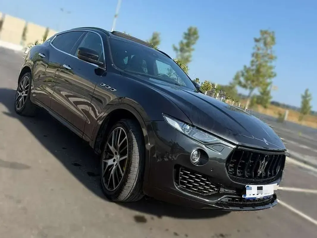 Usado Maserati Levante 275 CV (202 kW) 2016 Gris SUV