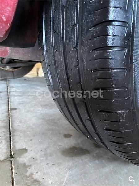 Usado Renault Mégane II Dynamique 115 CV (84 kW) 2002 Rojo Berlina