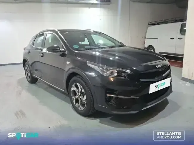 Usado Kia XCeed 120 CV (88 kW) 2022 Gris SUV