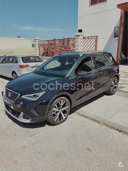 Usado Seat Arona Xperience 110 CV (80 kW) 2023 Azul SUV