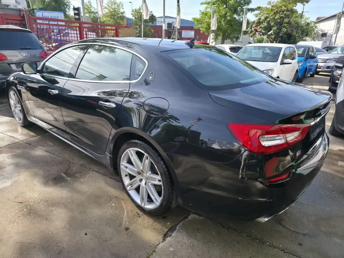 Usado Maserati Quattroporte 411 CV (302 kW) 2015 Negro Berlina
