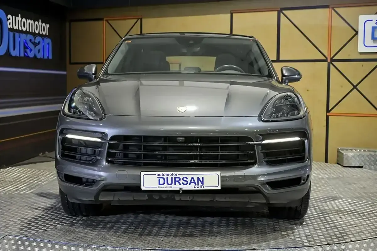 Usado Porsche Cayenne 462 CV (339 kW) 2021 Gris / plata SUV
