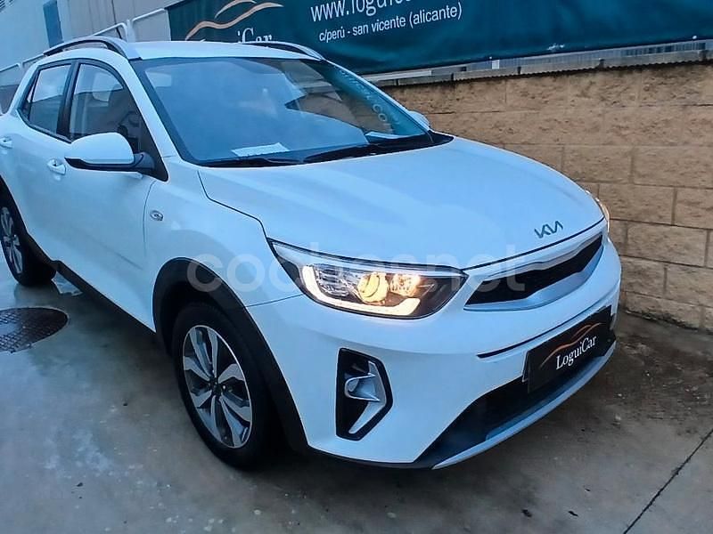 Blanco Usado 2022 Kia Stonic Plus SUV | 14.850 € (Precio justo) - Imagen 1/4