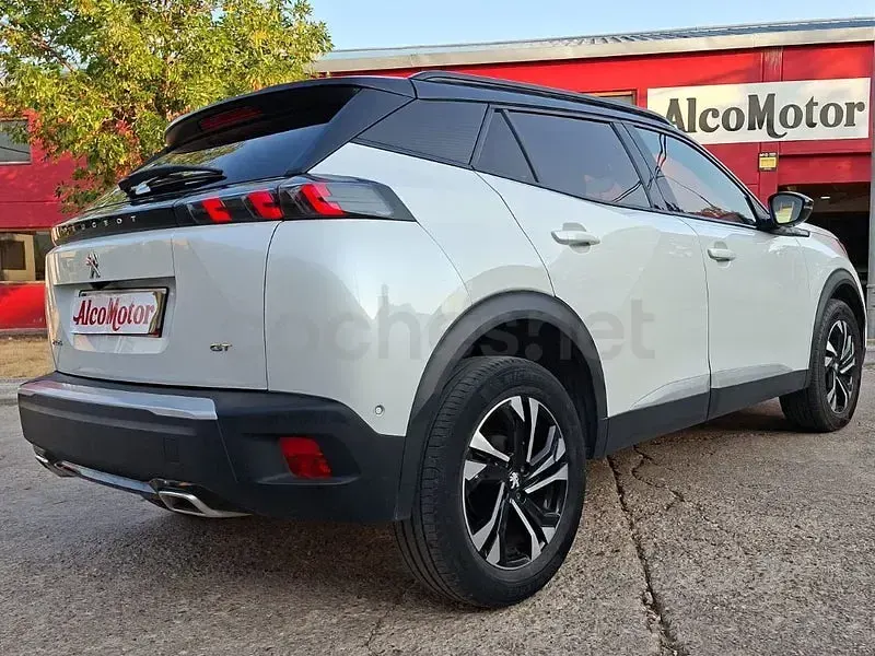 Usado Peugeot 2008 GT 130 CV (95 kW) 2021 Blanco SUV