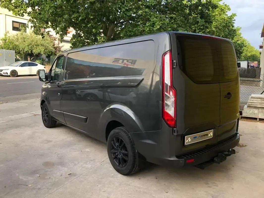 Usado Ford Transit Custom Trend 131 CV (96 kW) 2019 Gris Familiar