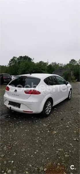 Usado Seat Leon ST Style 105 CV (77 kW) 2013 Blanco Familiar