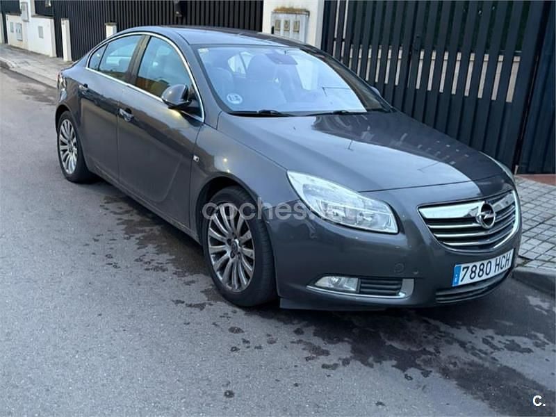 Gris / plata Usado 2011 Opel Insignia Edition Berlina | 5000 € (Buen precio) - Imagen 1/4