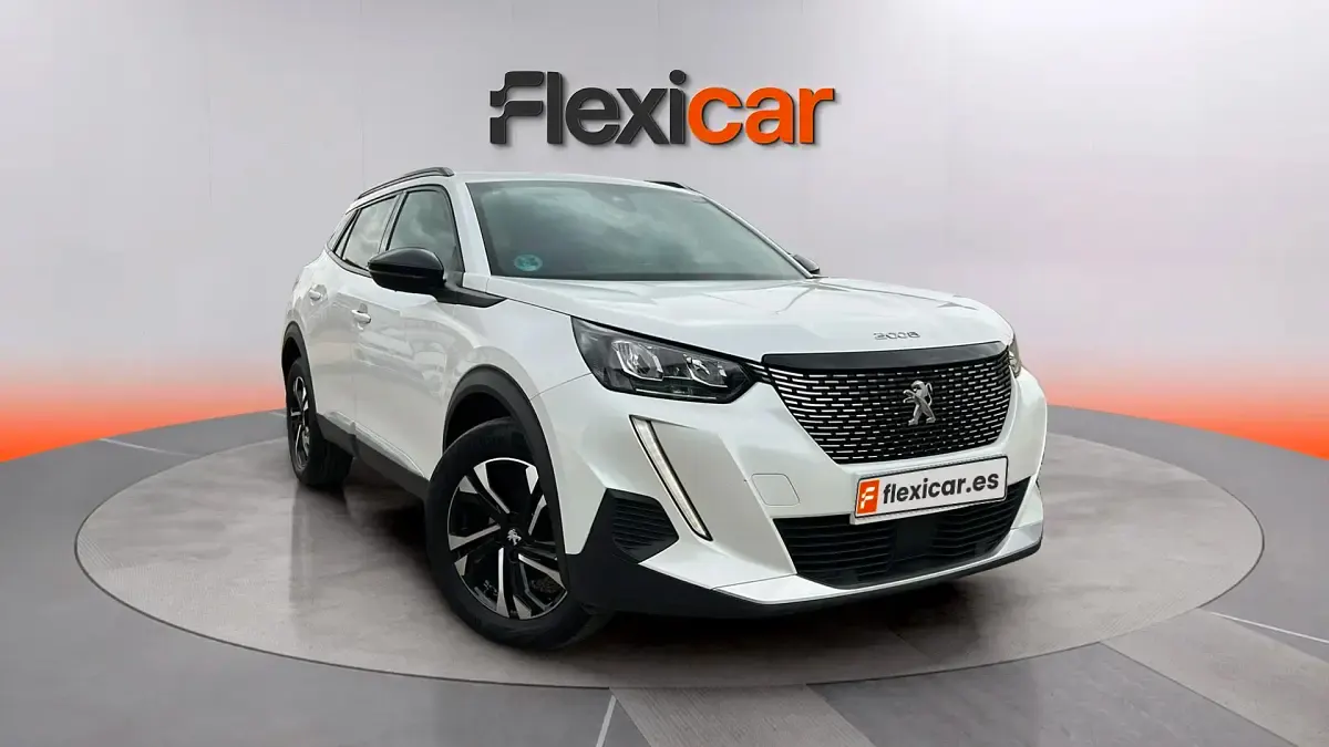 Usado Peugeot 2008 Allure 130 CV (95 kW) 2023 SUV