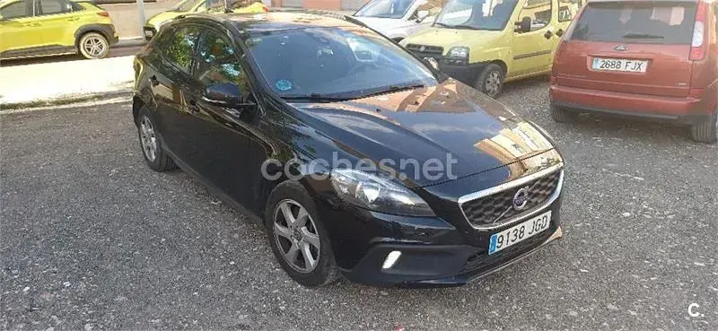 Usado Volvo V40 CC Momentum 120 CV (88 kW) 2015 Negro Familiar