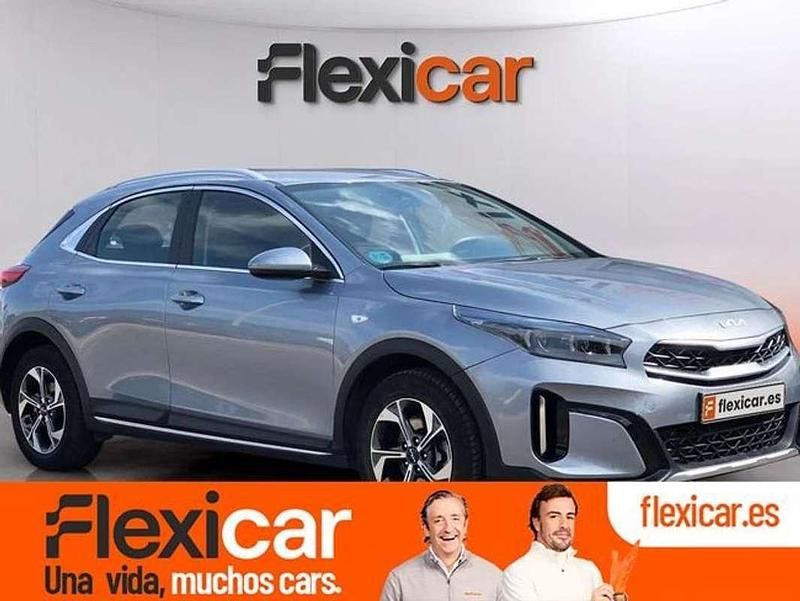 Usado Kia XCeed 120 CV (88 kW) 2023 Gris SUV