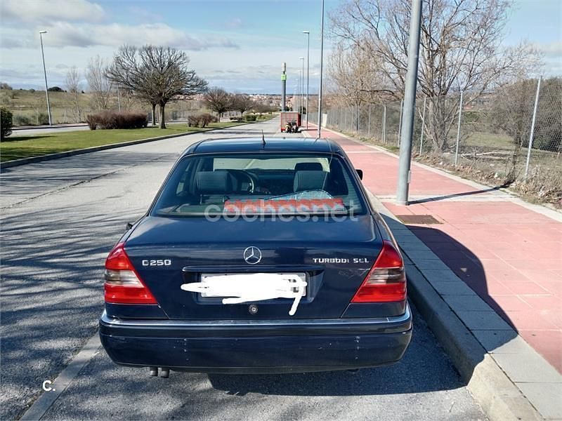 Usado Mercedes C250 Elegance 150 CV (110 kW) 1998 Negro Berlina