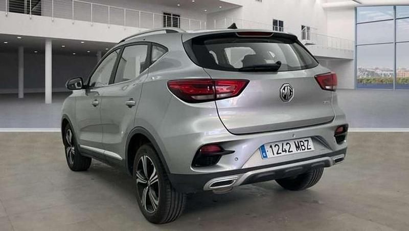 Usado MG ZS Comfort 106 CV (77 kW) 2022 Gris SUV