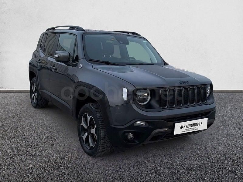 Usado Jeep Renegade Trailhawk 240 CV (176 kW) 2022 Gris / plata SUV