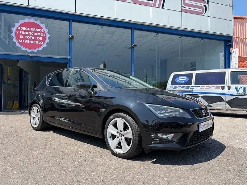 Usado Seat Leon FR 150 CV (110 kW) 2015 Negro Berlina