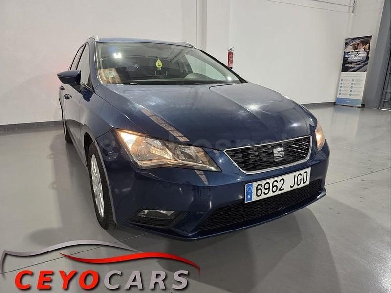 Usado Seat Leon Style 125 CV (91 kW) 2015 Azul Familiar