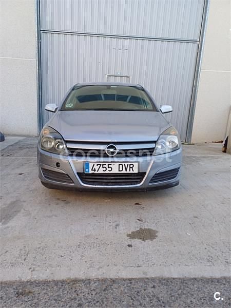 Gris / plata Usado 2006 Opel Astra Enjoy Berlina | 999 € (Un poco caro) - Imagen 1/4