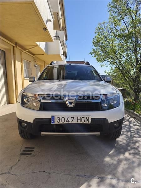 Usado Dacia Duster Ambiance 105 HP (77 kW) 2011 Branco SUV