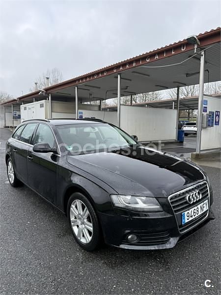 Usado Audi A4 160 CV (117 kW) 2011 Negro Familiar