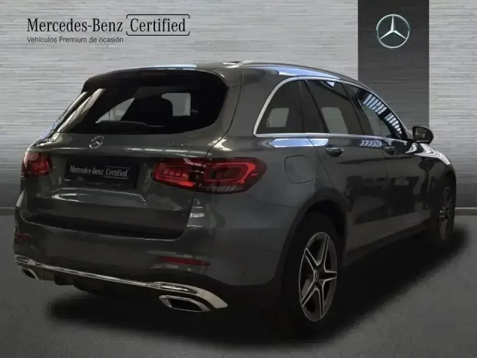 Usado Mercedes GLC220 AMG line 194 CV (142 kW) 2019 Gris / plata SUV