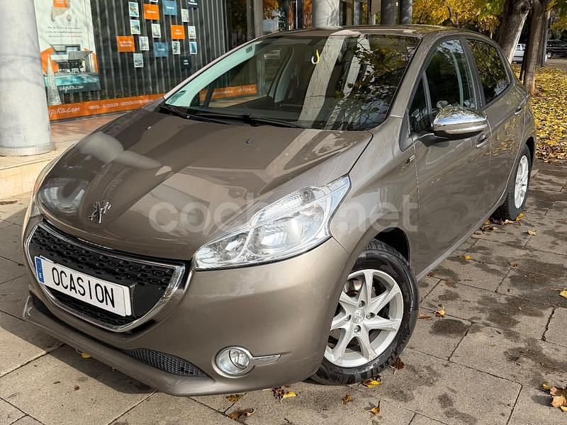 Beige Usado 2015 Peugeot 208 Access Utilitario | 6990 € (Precio justo) - Imagen 1/4
