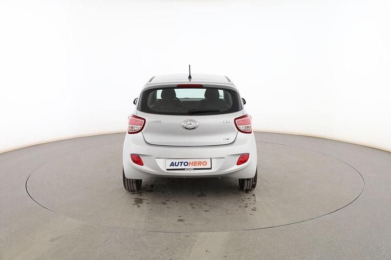 Usado Hyundai i10 Style 87 CV (63 kW) 2014 Gris Utilitario