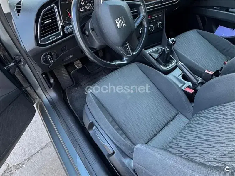 Usado Seat Leon Style 110 CV (80 kW) 2015 Gris / plata Berlina