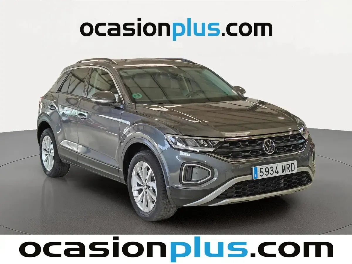 Usado VW T-Roc Life 110 CV (80 kW) 2024 Gris SUV